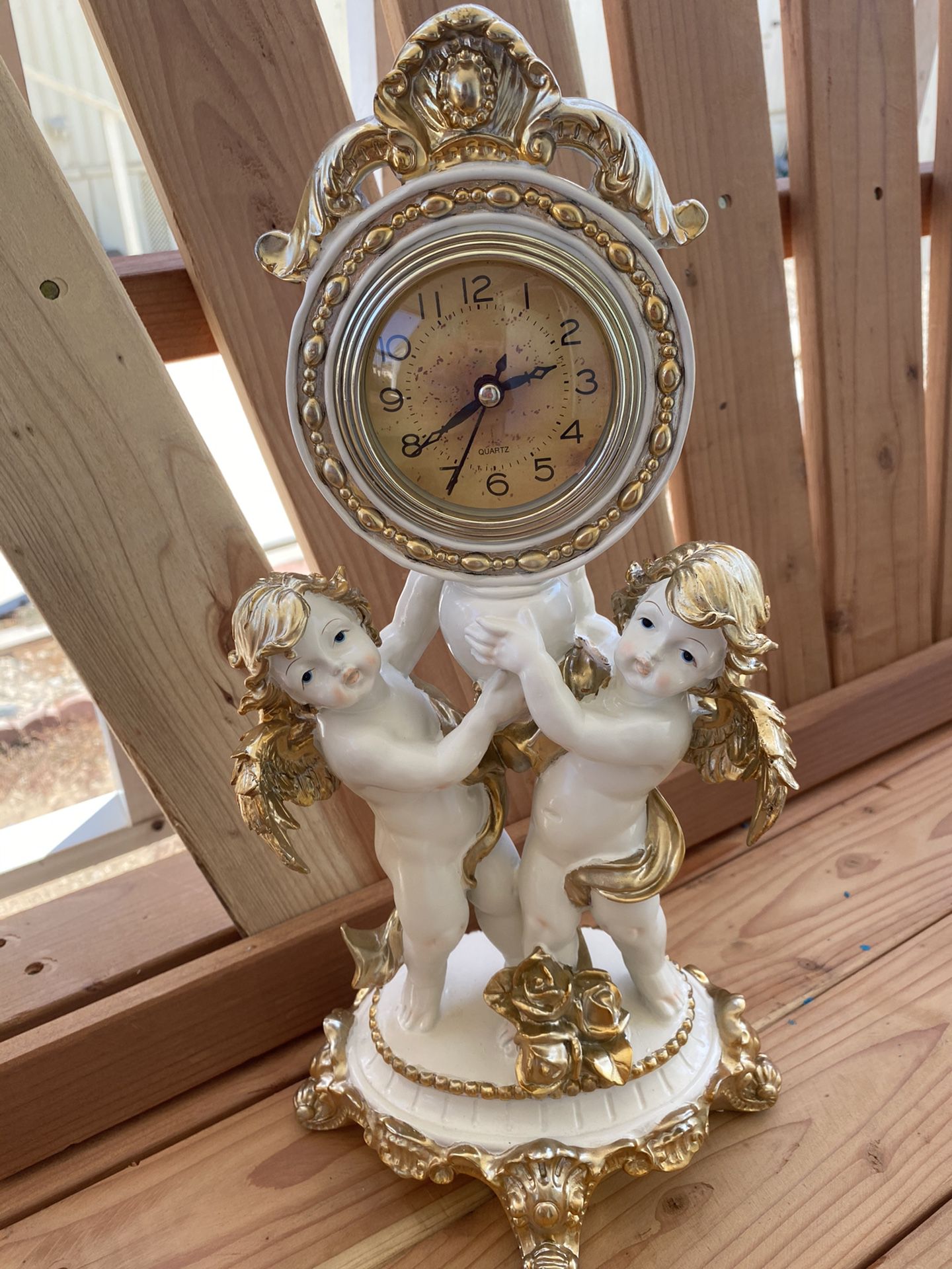Beautiful Vintage Antique Gold Accent Angel Clock French Provincial 👼🏼🕰