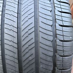 2 Llantas Michelin 235/45/18 Buen Estado 
