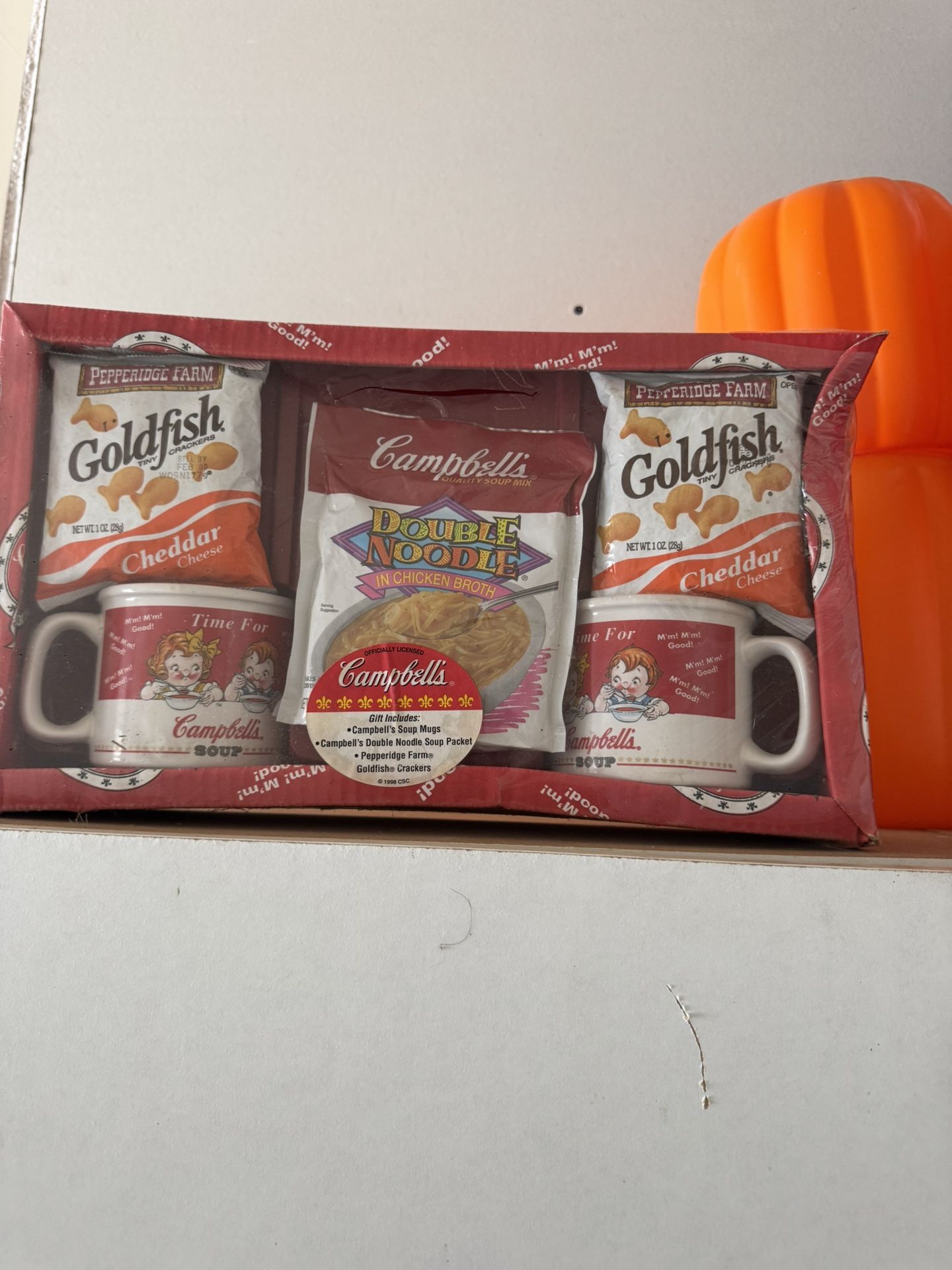 Old But NEW Still In The Box’s Campbell Gift Set