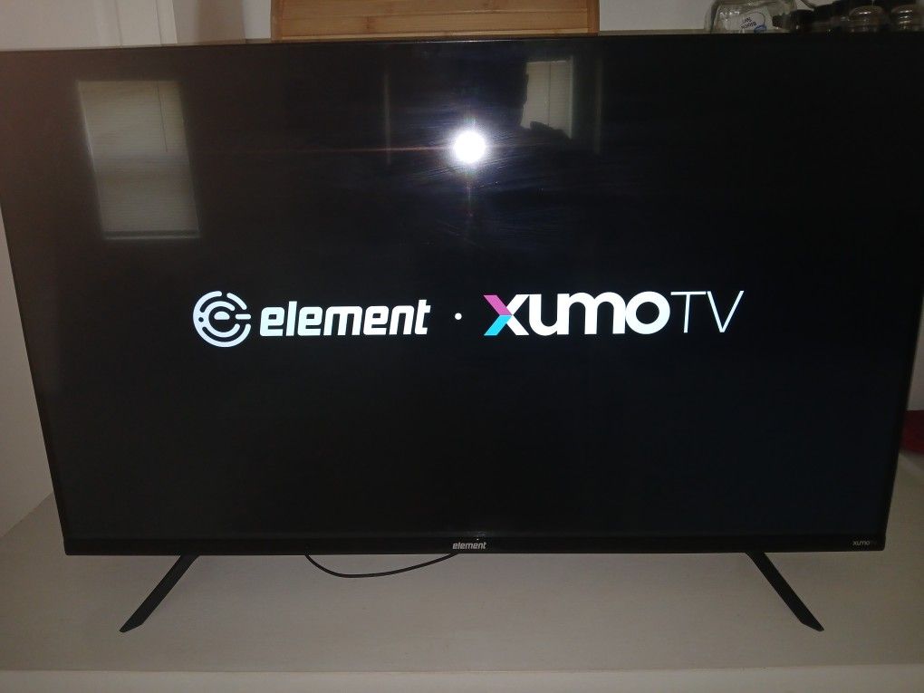 43" Element Xumo Smart TV