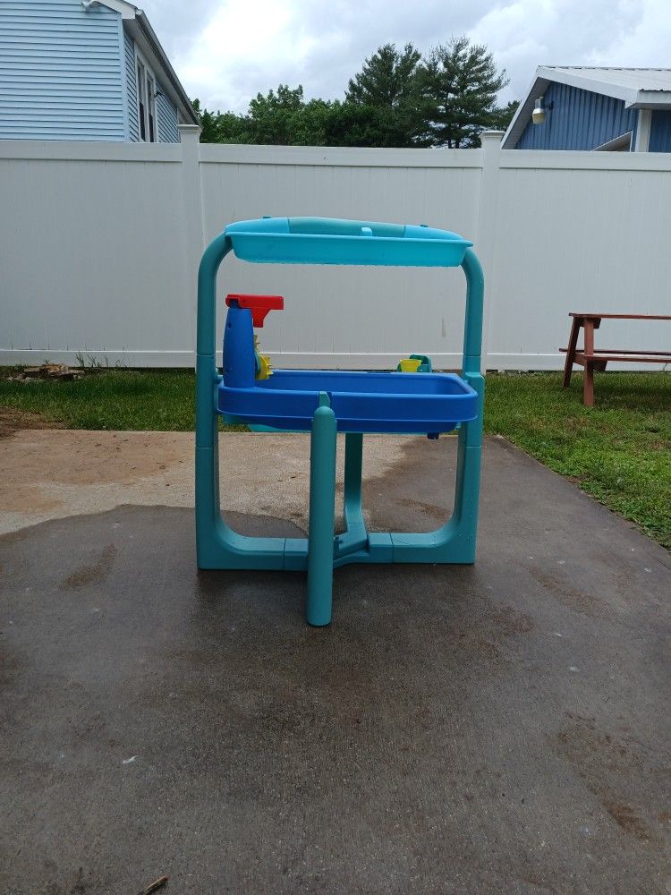Little Tikes fold up water table