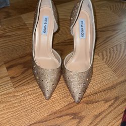 BRAND NEW WOMENS SOZE 8 STEVE MADDEN