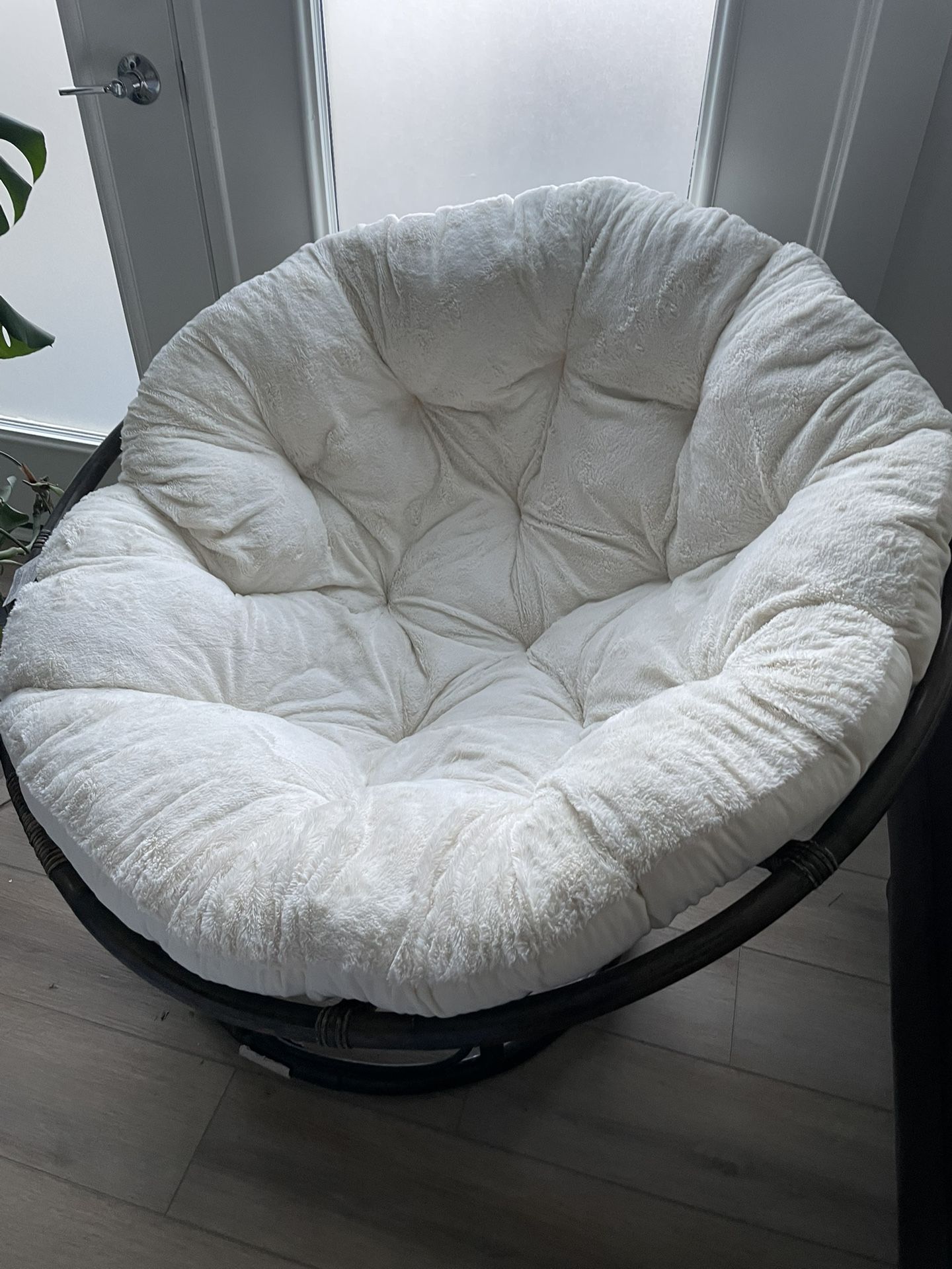 Almost New Rarely Used Papasan Chair