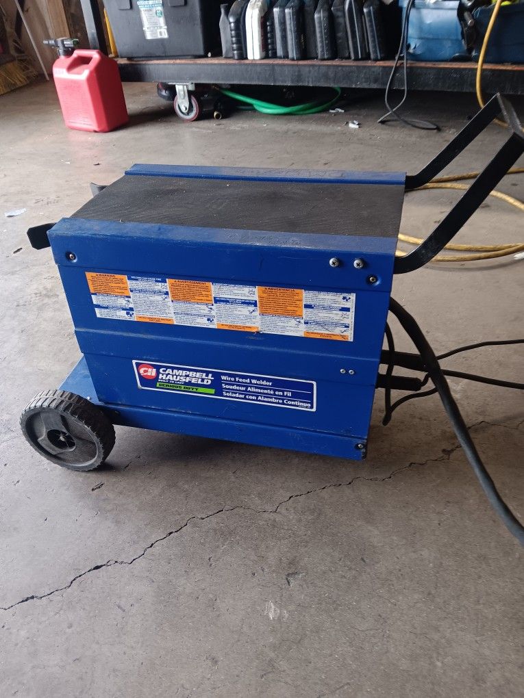 CAMPBELL HAUSFELD MIG FLUX 105 WIRE FEED WELDER for Sale in Indio, CA