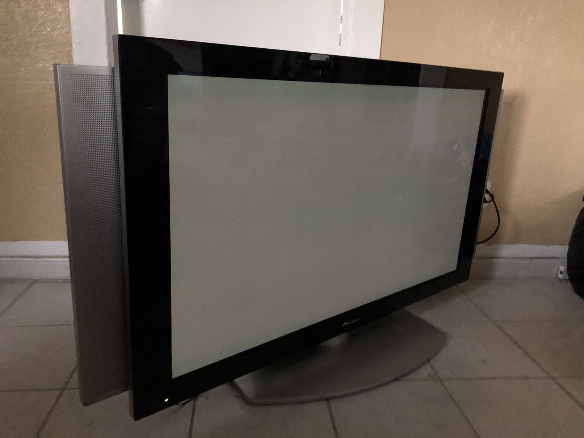 50”pioneer tv