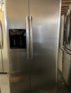 Frigidaire Side-by-Side Stainless Steel Fridge
