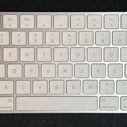 Apple Magic Keyboard with lighting charging port