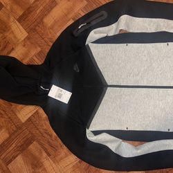 Xs Nike Tech Gray And Black 