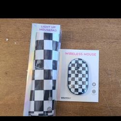 VIVITAR ​LIGHT UP MOUSE PAD BLACK AND WHITE And WIRELESS MOUSE/ NIB