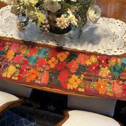 TABLE RUNNER & PILLOW