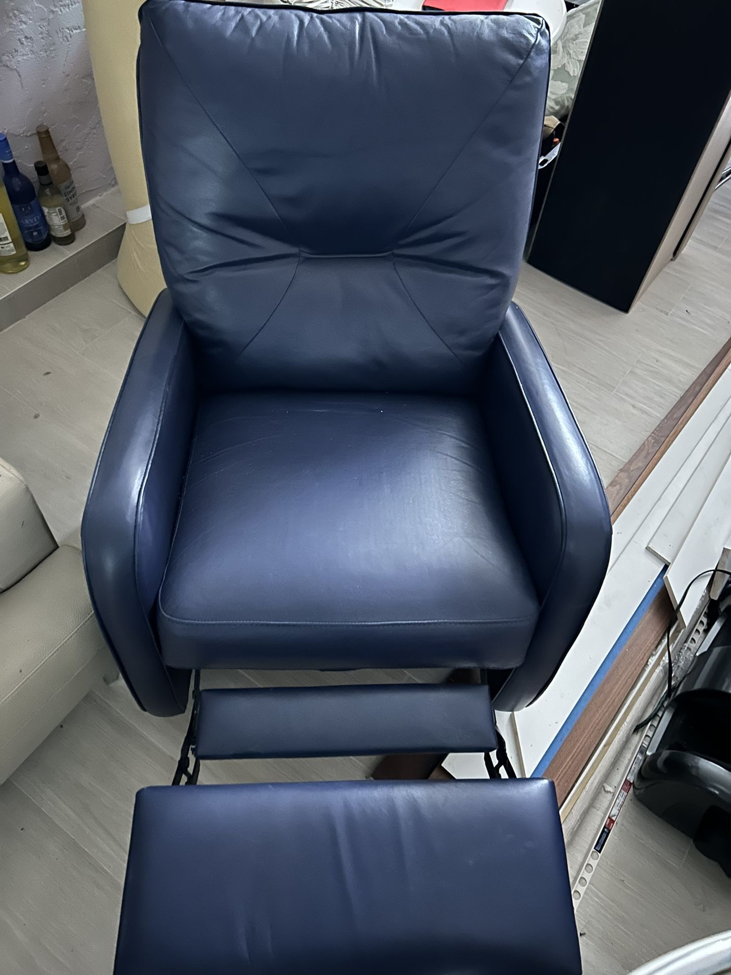 NAVY BLUE RECLINER