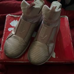 kylie jenner pumas 