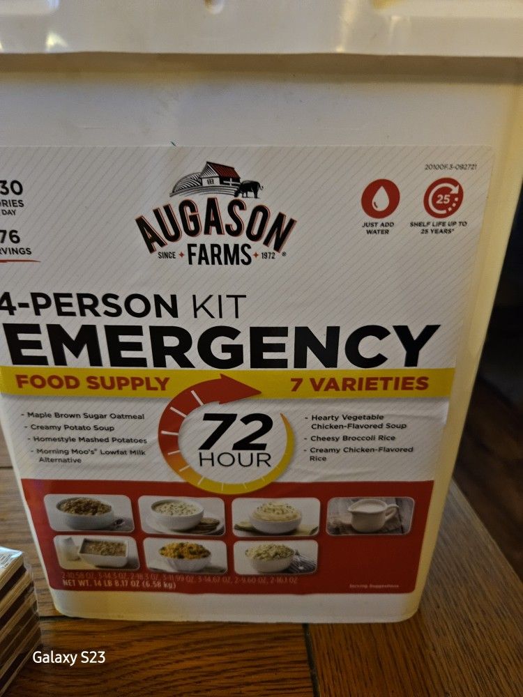 NEW-4 person emergency food supply