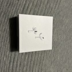 Apple Airpod Pros 2nd Gen With White Magsafe case 