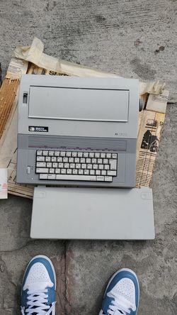Smith Corona XL1800 typewriter