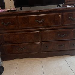 Long clothing dresser 