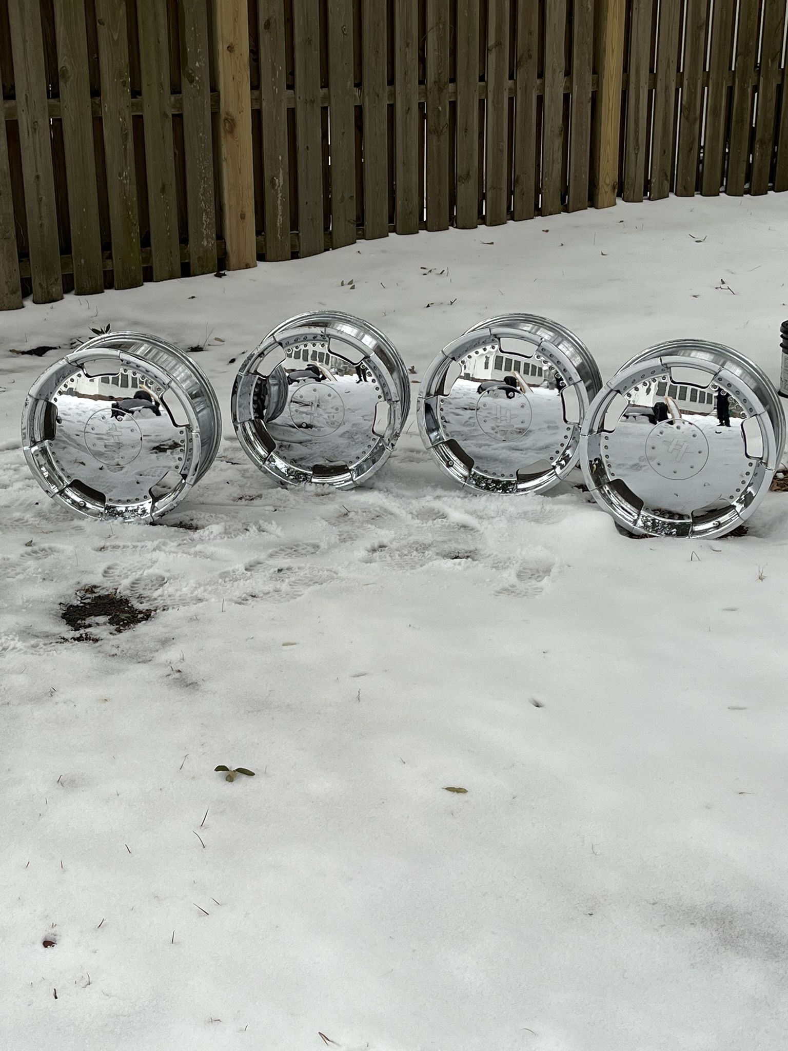 Like New 20 Inch Helo Chrome Rims, Set Of 4 Rims