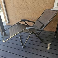 Set of 2 Zero Gravity Folding Outdoor Lounge Chairs