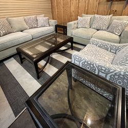 LivingRoom Set (can Deliver)