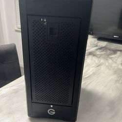 96 TB G Raid Shuttle XL USB C SSD Hard Drive