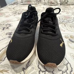 PUMA Women’s Sneakers Size 7 – Worn Once