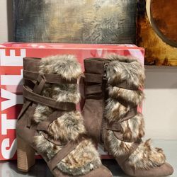 NWT Style Charles by Charles David Faux Fur Boots Size 8
