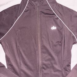 beautiful three-piece set with the Aló print brand