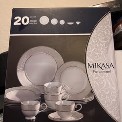 20 Piece Dishes Set