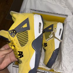 lightning jordan 4s size 7Y used 