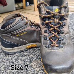 Columbia Hiking - Woman's Size 7