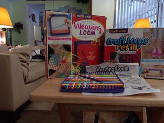 Weaving Loom And Refill With Instructions