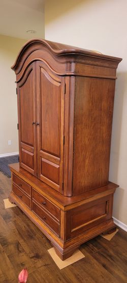 Tv cabinet/ storage cabinet