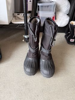 Snow shoes sizes 13