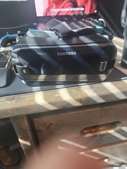 Black Samsung Gear VR (Used Once)