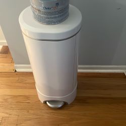 Munchkin Diaper Can