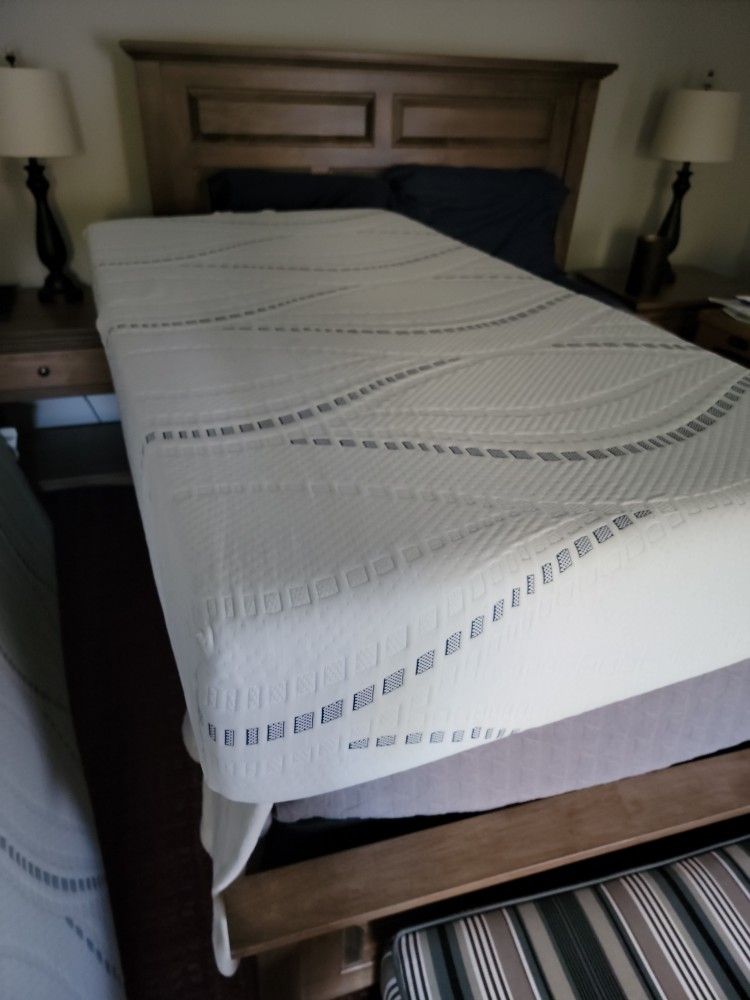 Twin Mattress And Metal Foldable Bedframe