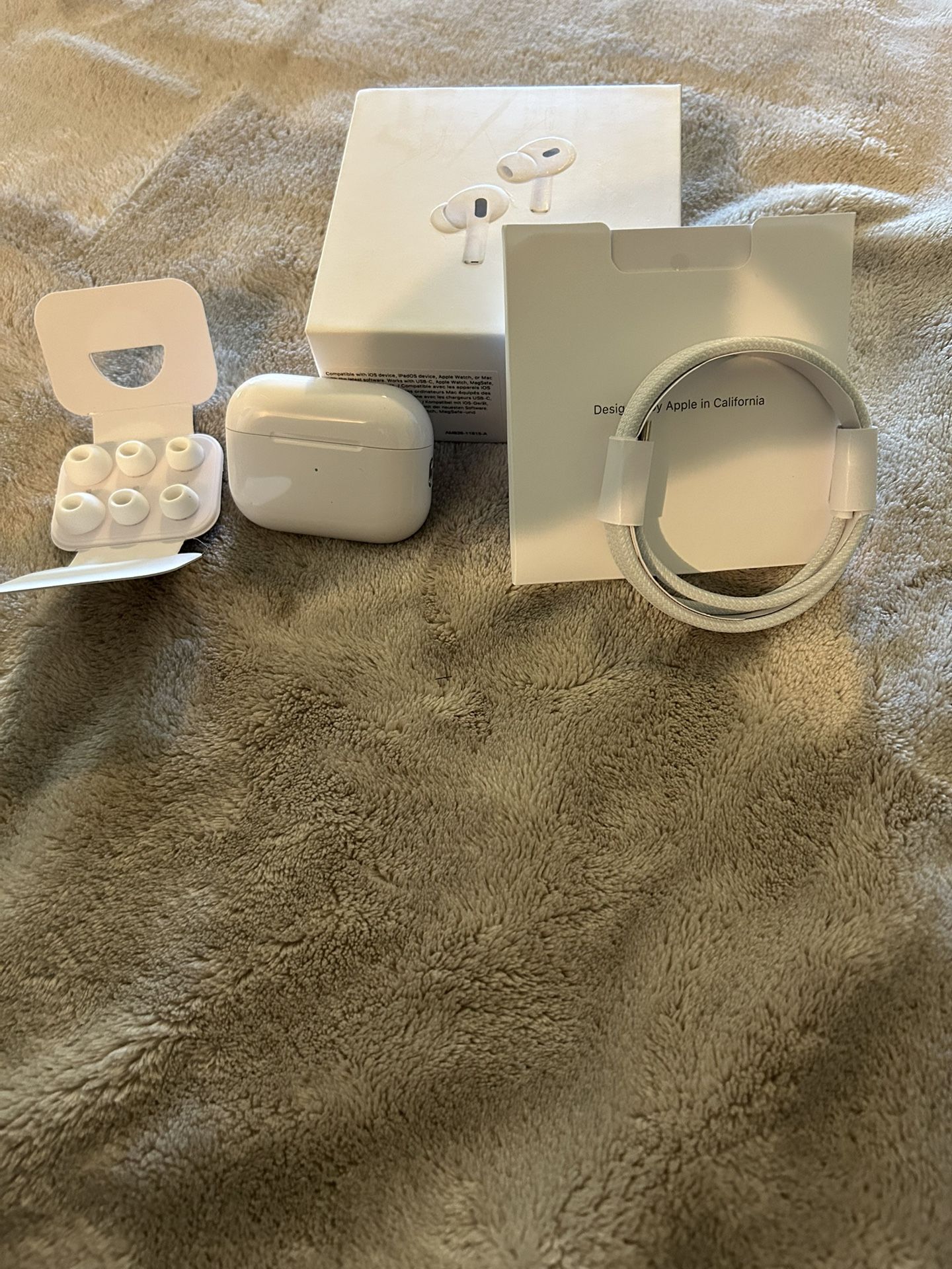brand new 1:1 airpod pro 2 with active noise cancellation all accessories included 