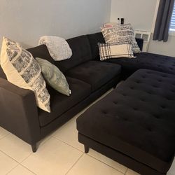 Sectional Couch w/ Ottoman