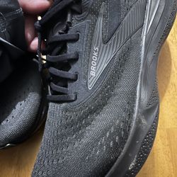 Men’s Brooks Walking Shoes