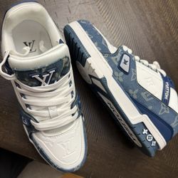 Lv Trainer Sneaker