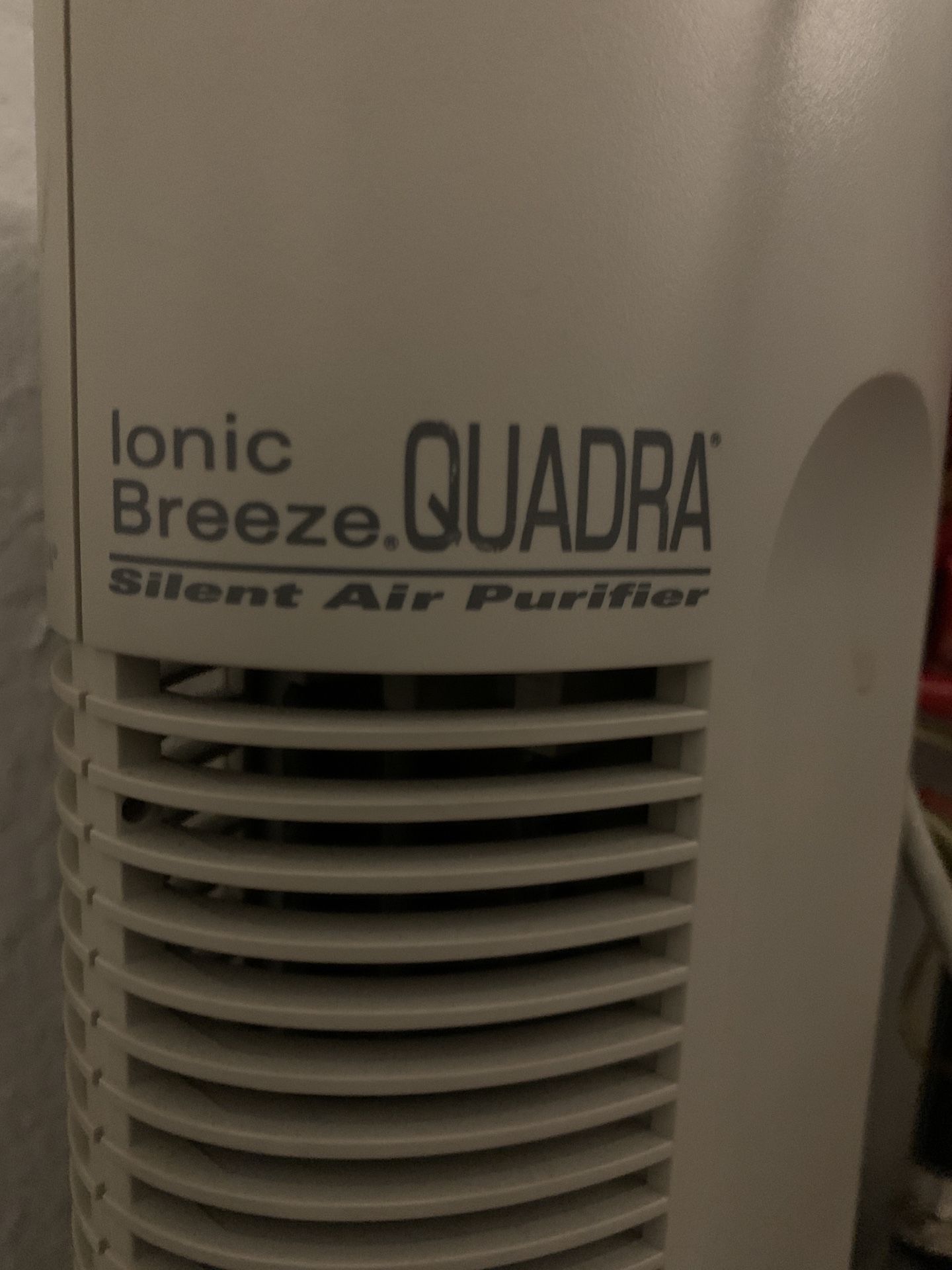 lonic Breeze. QUADRA Silent Air Purifier