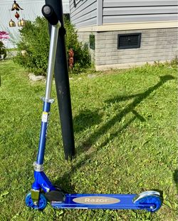 Blue Razor  scooter