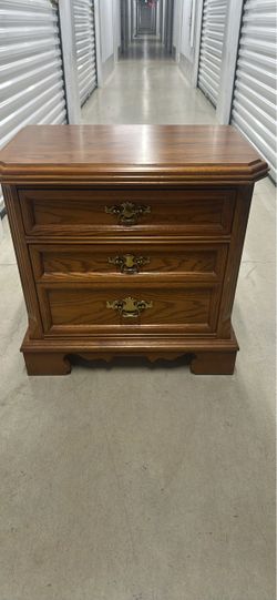 SOLID WOOD NIGHT STAND WITH TWO DRAWERS
