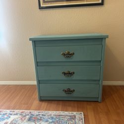 Dresser - Three Drawers 