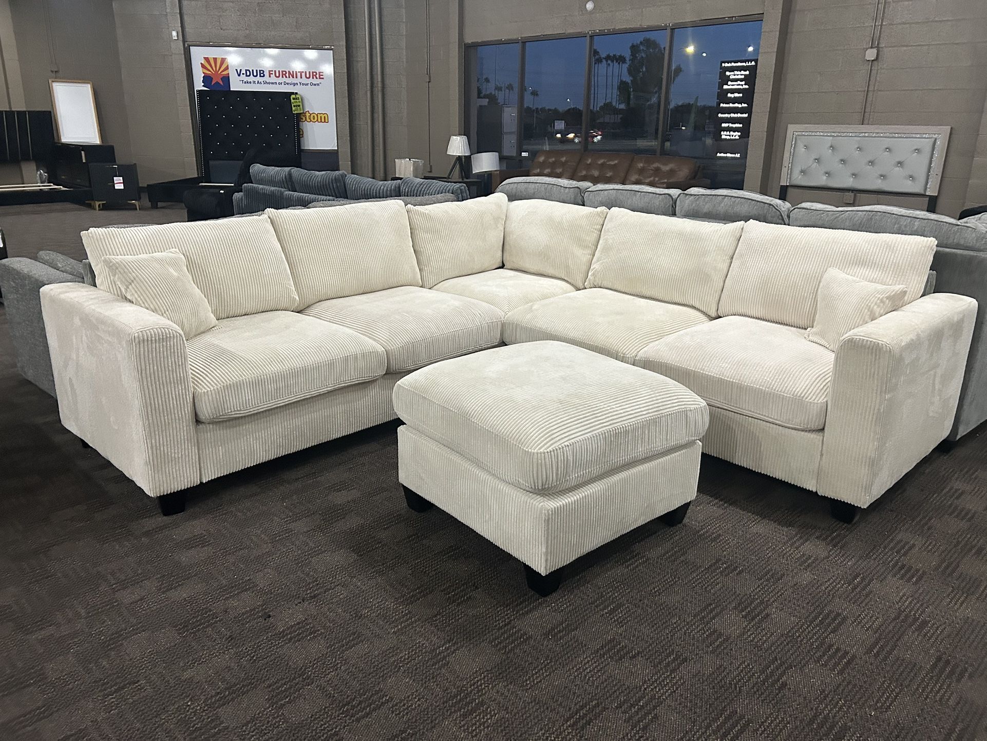 Comfy Cream Sectional W/ Ottoman 