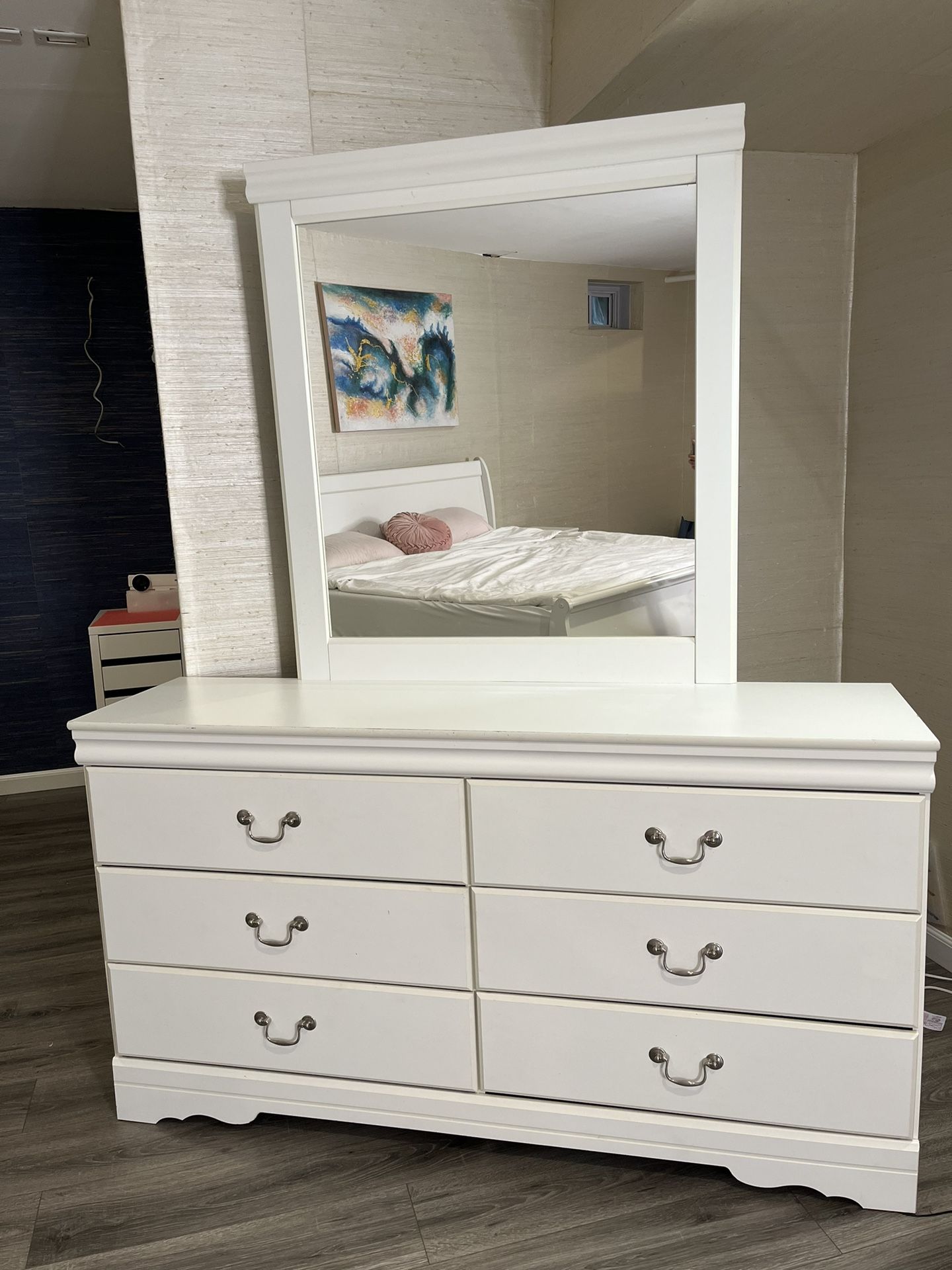 5 Pieces Beautiful Bedroom Set for Sale in Malden, MA OfferUp