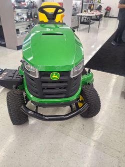 John Deere S140 48-Inch 22 HP V-Twin Gas Riding Lawn Tractor – Brand New