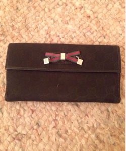 Gucci wallet - authentic