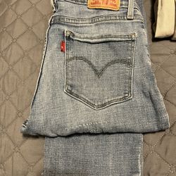 Woman’s Levi Jeans