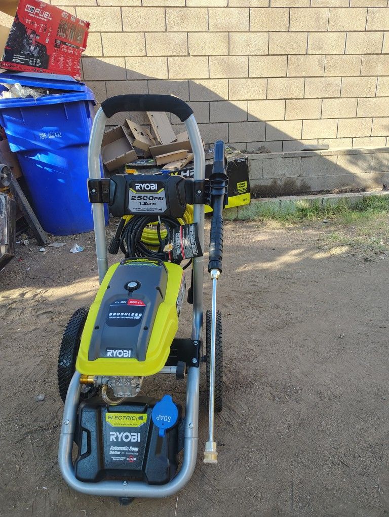 RYOBI
2500 PSI 1.2 GPM High Performance Cold Water Electric Pressure Washer